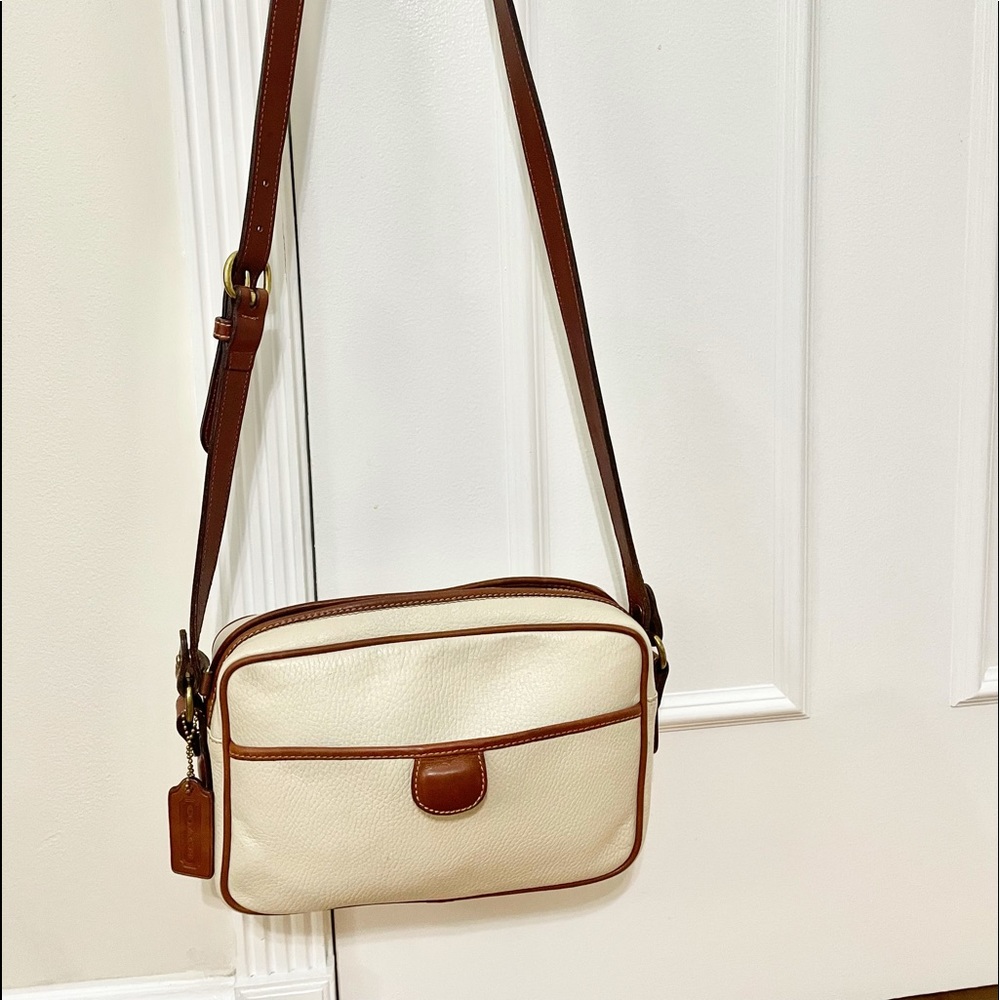 Vintage Coach cream crossbody body bag